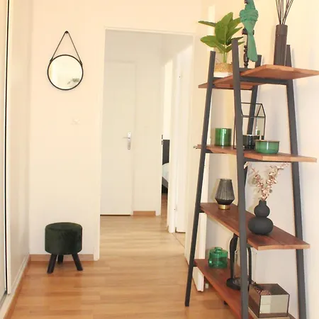 Theskyfall , Cosy Appartement, Terrasse & Parking *