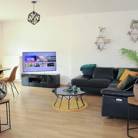 Διαμέρισμα Theskyfall , Cosy Appartement, Terrasse & Parking