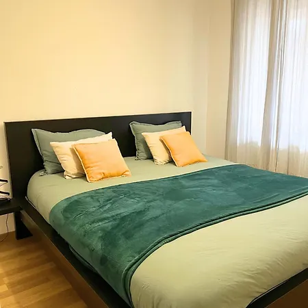 Theskyfall , Cosy Appartement, Terrasse & Parking דירה לונווי