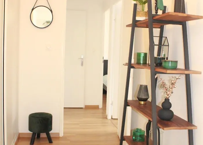 Theskyfall , Cosy Appartement, Terrasse & Parking *